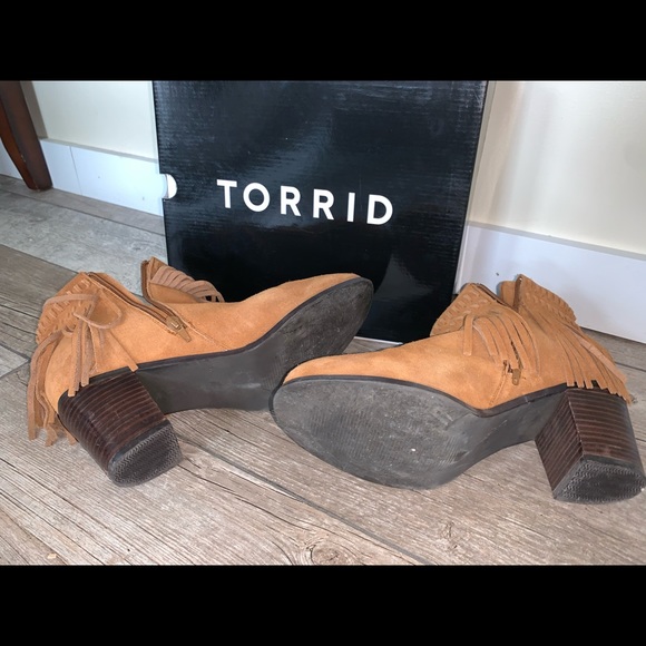 USED Torrid Size 11WW brown fringe bootie. - Picture 5 of 5